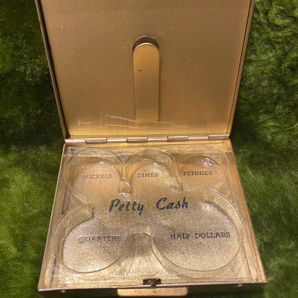 Monogrammed Gold Wallet Compact - Picture 2 of 4